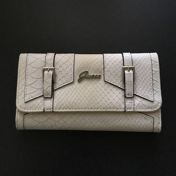 Handbags - Guess Wallet